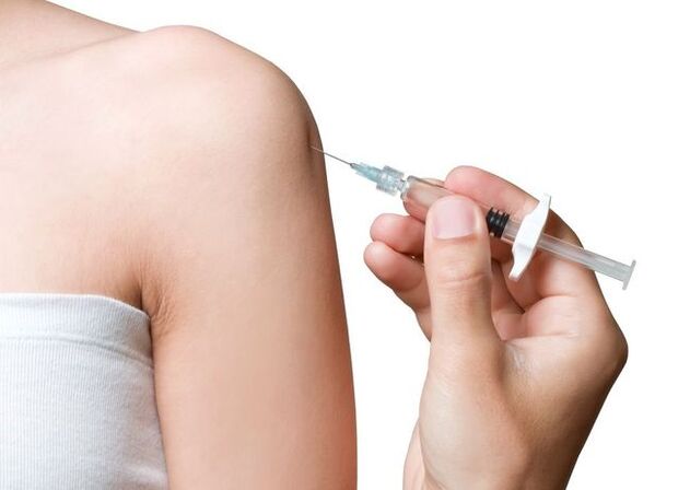 Intra-articular injection to relieve inflammation in arthrosis of the shoulder joint